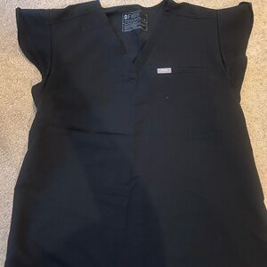 Women’s Figs Black Flutter Scrub Top size M